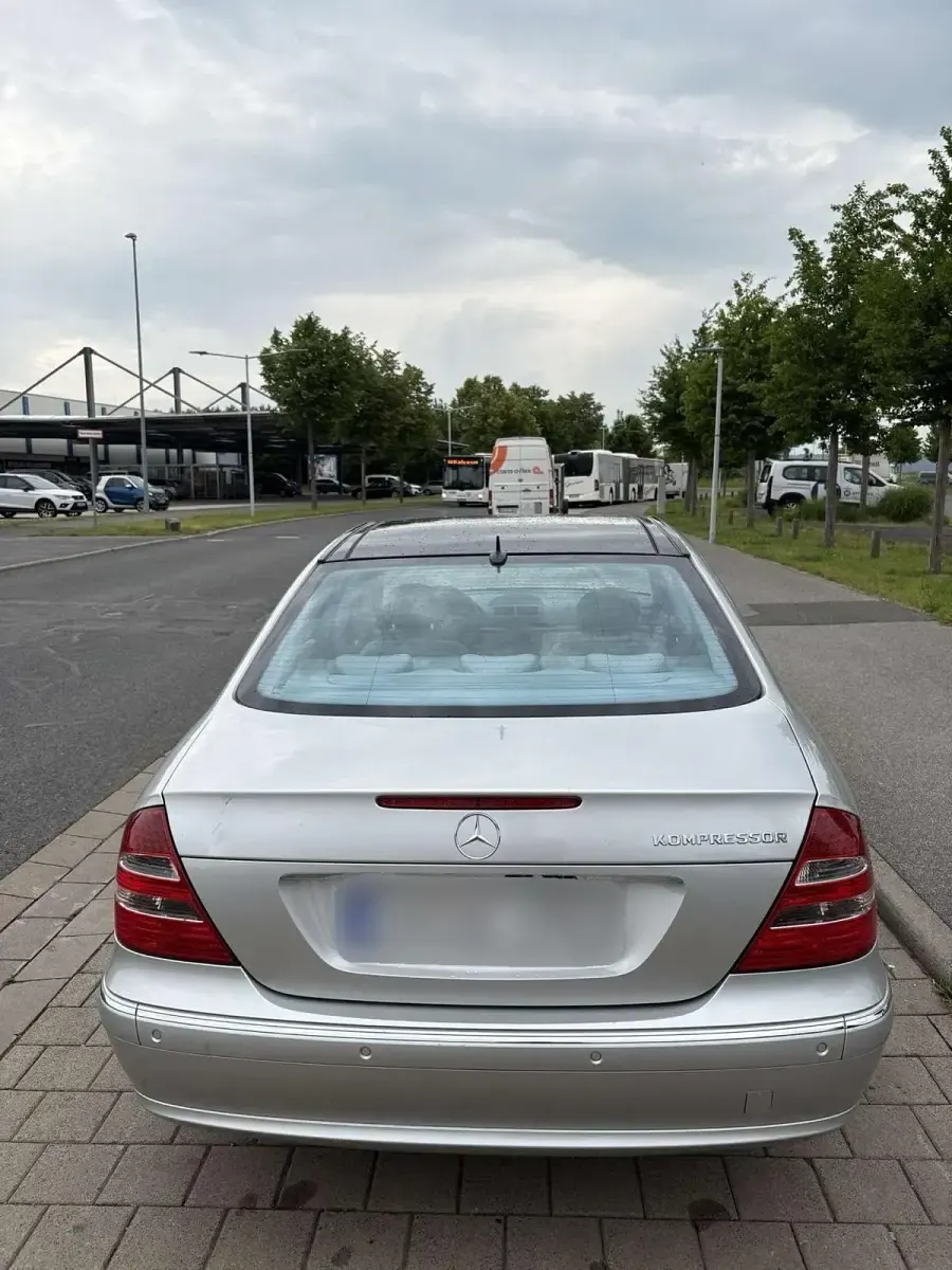 Gebraucht Mercedes E200 Avantgarde 163 PS (119 kW) 2004 Silber Limousine