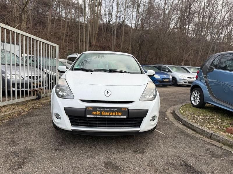 Weiß Gebraucht 2009 Renault Clio III Dynamique Kleinwagen | 1.999 € (Guter Preis) - Bild 1/4