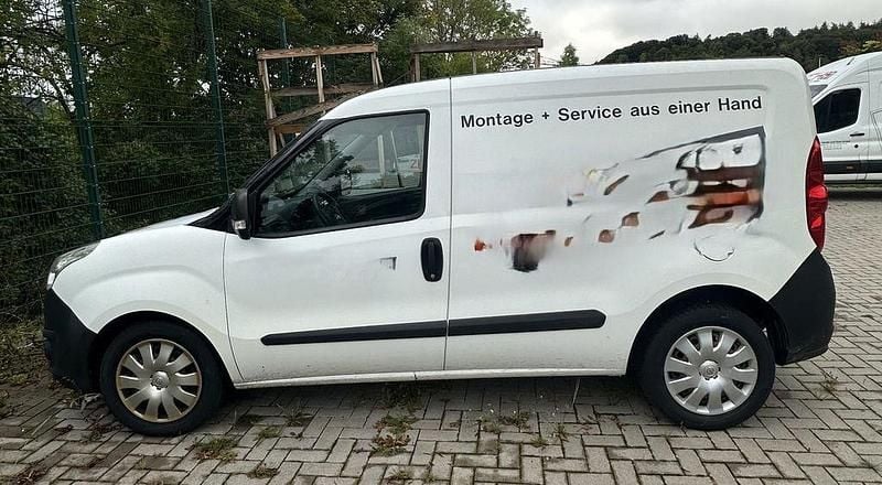 Weiß Gebraucht 2016 Opel Combo Selection Van / Kleinbus | 8.200 € (Etwas zu teuer) - Bild 1/4