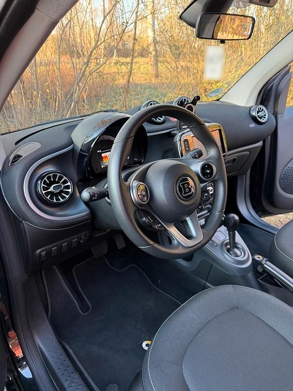 Gebraucht Smart ForTwo Coupé 71 PS (52 kW) 2018 Schwarz Coupé