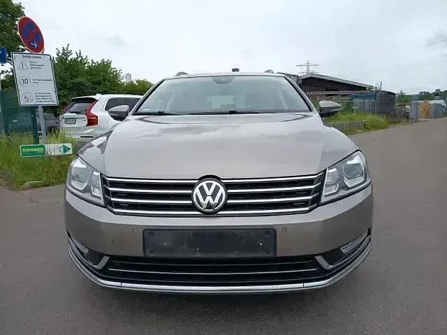 Gebraucht VW Passat Highline 140 PS (102 kW) 2012 Braun Kombi