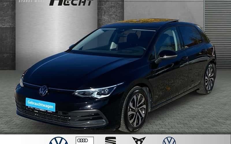 Schwarz Gebraucht 2022 VW Golf VIII Active Limousine | 25.880 € (Etwas zu teuer) - Bild 1/4