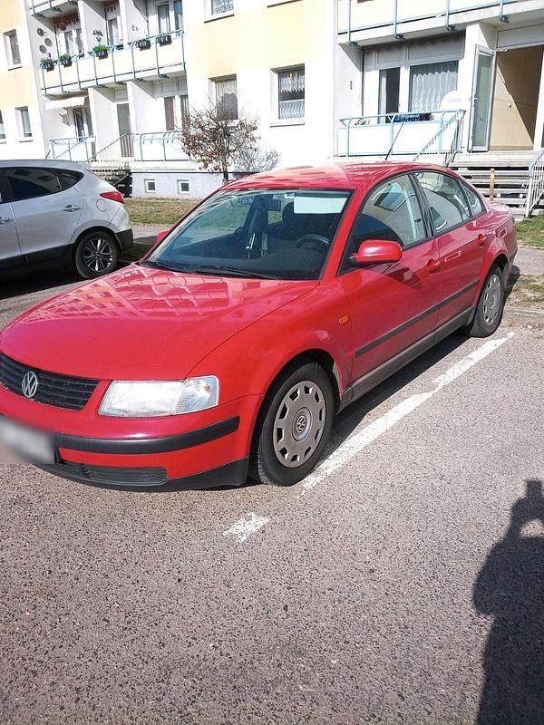 Gebraucht VW Passat 125 PS (91 kW) 1997 Rot Limousine