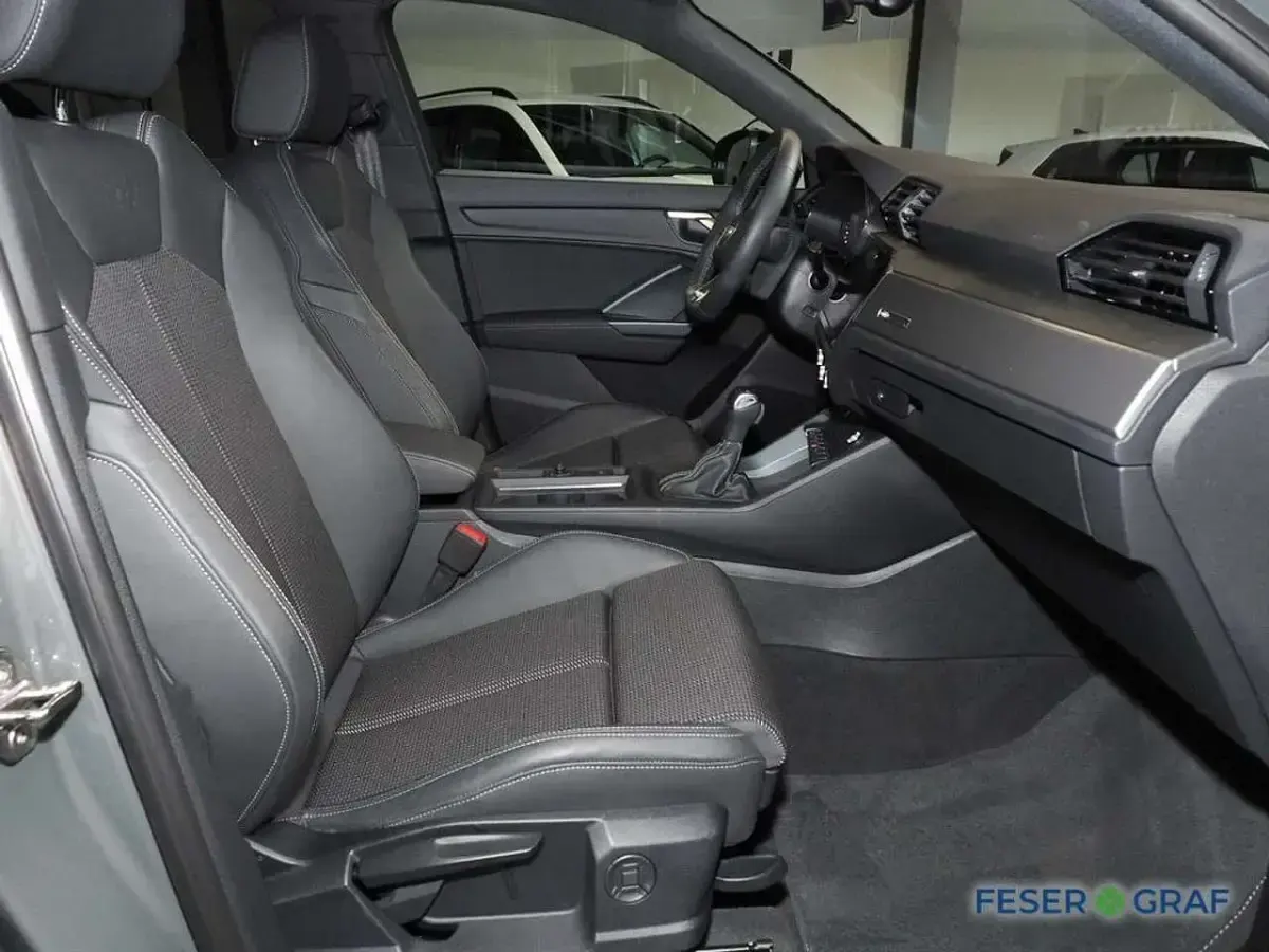 Gebraucht Audi Q3 Sportback S-Line 150 PS (110 kW) 2025 Chronosgrau metallic SUV
