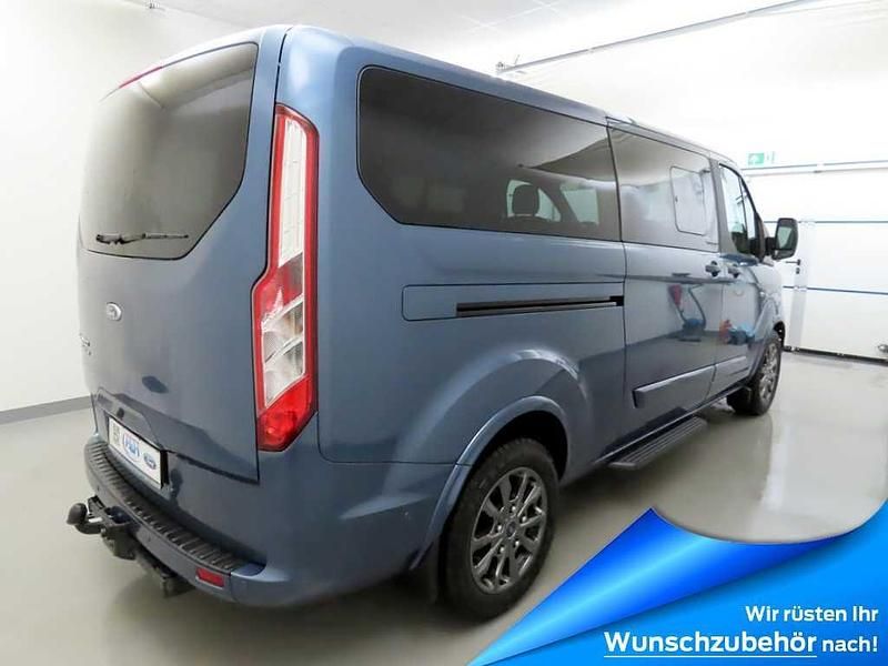 Gebraucht Ford Tourneo Custom Titanium X 150 PS (110 kW) 2022 Chromablau Van