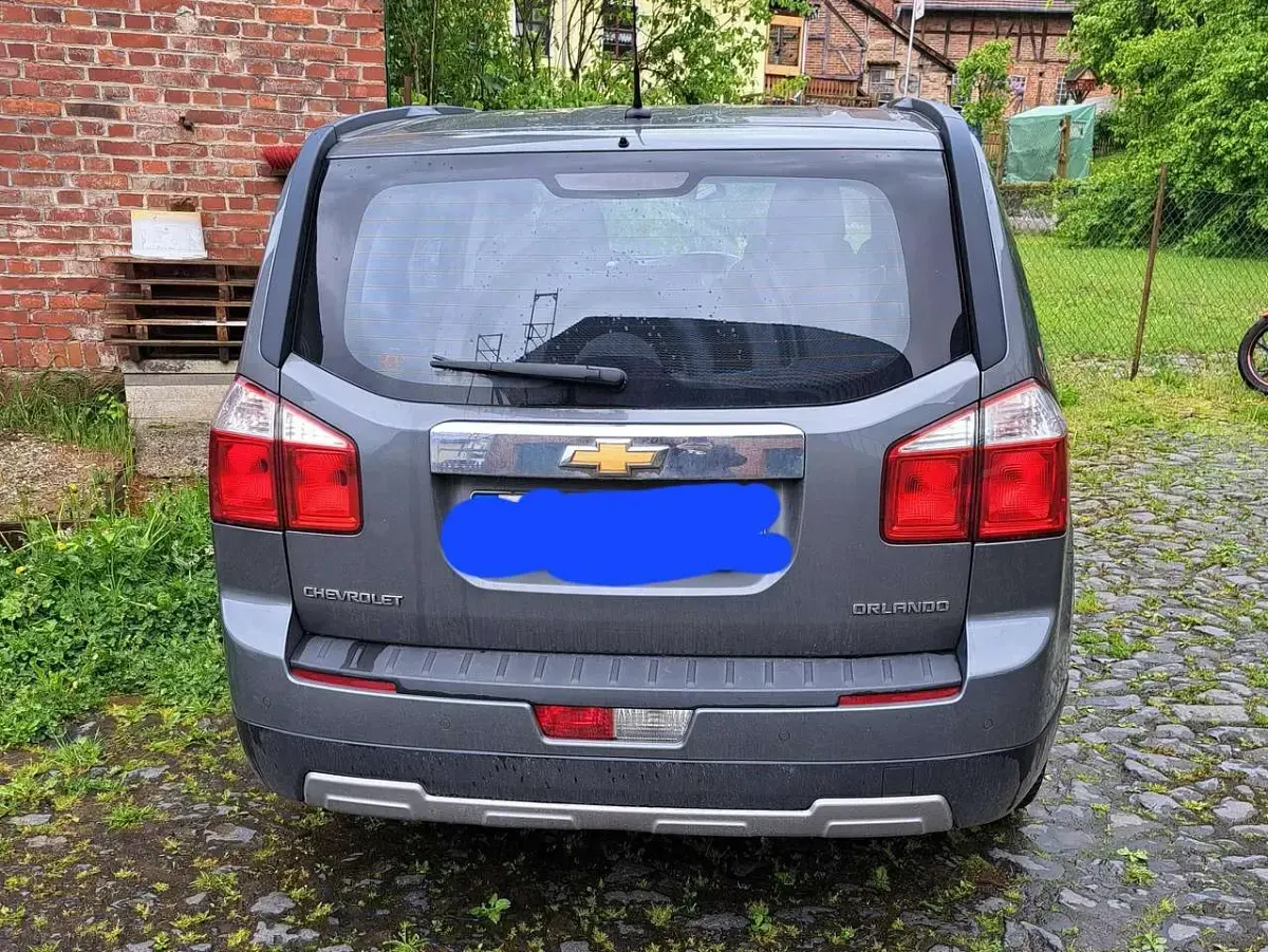 Gebraucht Chevrolet Orlando LT 141 PS (103 kW) 2011 Grau Van / Kleinbus