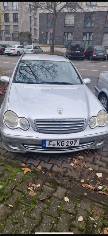 Silber Gebraucht 2005 Mercedes 220 Kombi | 2.950 € (Superpreis) - Bild 1/4