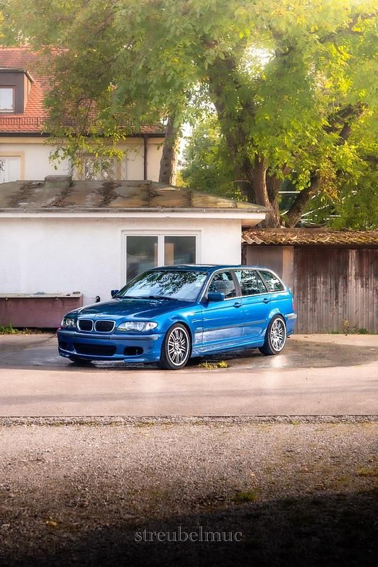 Blau Gebraucht 2002 BMW 320 M Sport Kombi | 5.400 € - Bild 1/4
