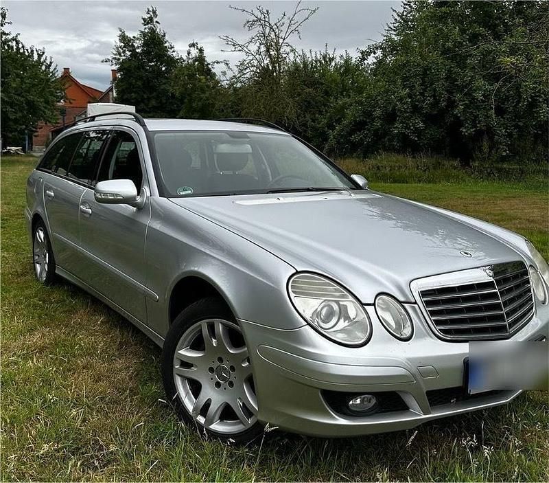 Silber Gebraucht 2007 Mercedes E200 Kombi | 4.200 € (Fairer Preis) - Bild 1/4