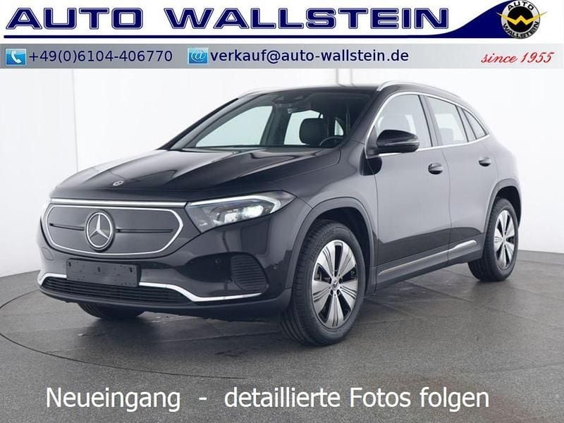 Kosmosschwarzmetallic Gebraucht 2023 Mercedes EQA250 Advanced SUV | 27.980 € (Guter Preis) - Bild 1/4