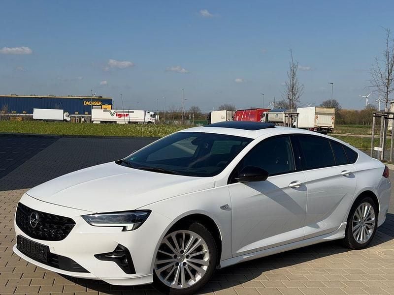 Gebraucht Opel Insignia Ultimate 200 PS (147 kW) 2022 Weiß Limousine