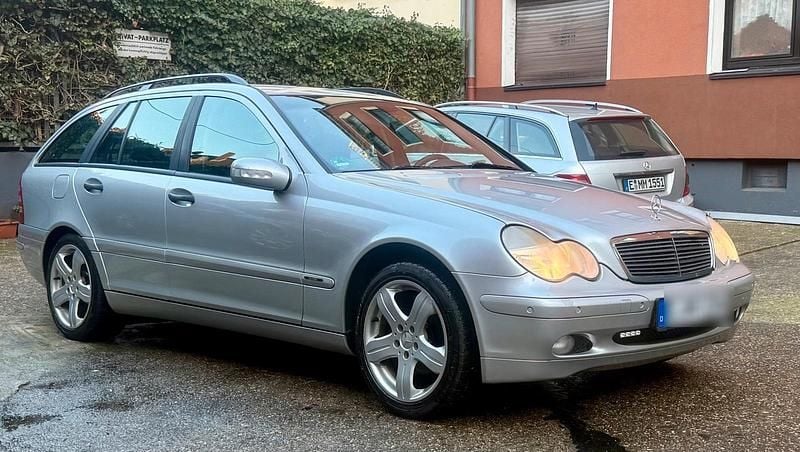 Silber Gebraucht 2003 Mercedes C180 Kombi | 1.850 € - Bild 1/4