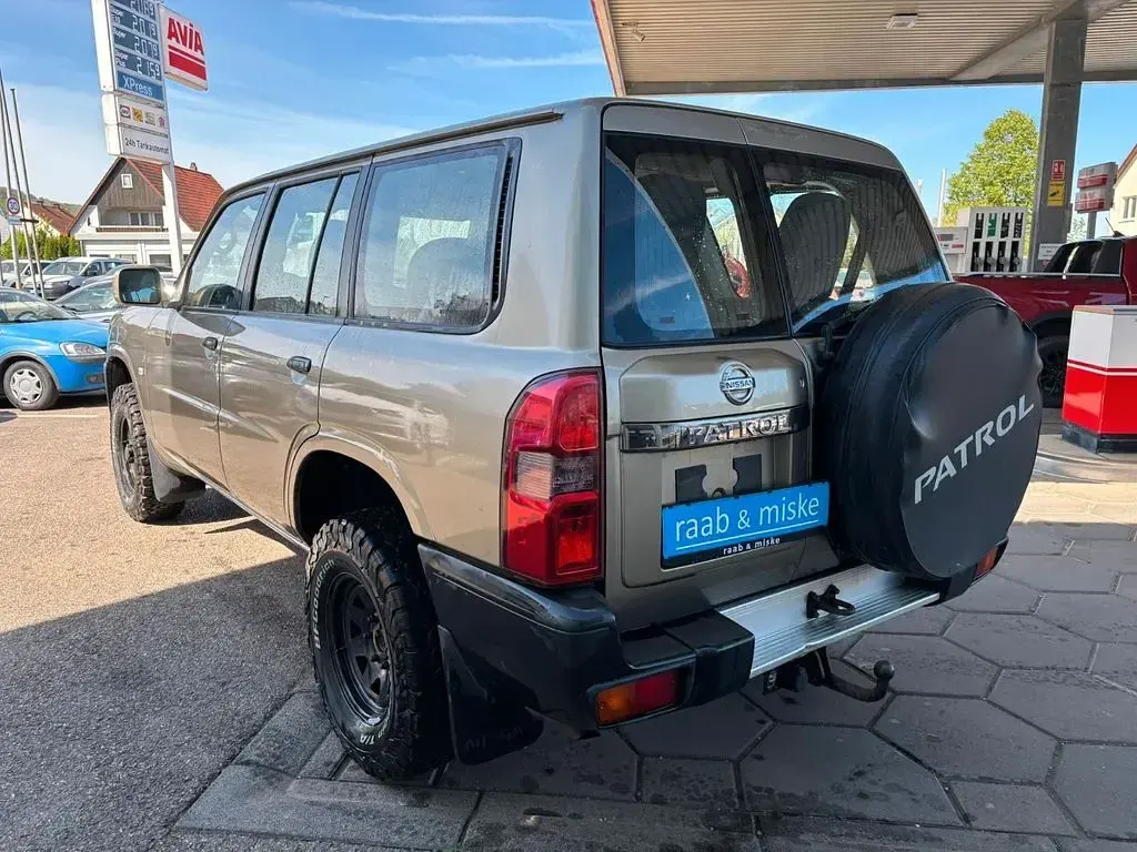 Gebraucht Nissan Patrol 160 PS (117 kW) 2009 Beige SUV