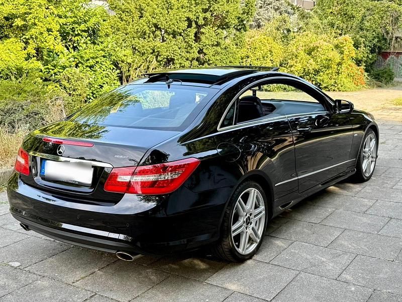 Schwarz Gebraucht 2009 Mercedes E350 AMG Coupé | 10.000 € (Fairer Preis) - Bild 1/4