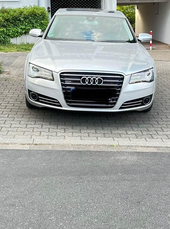 Silber Gebraucht 2010 Audi A8 Limousine | 19.500 € (Teuer) - Bild 1/4