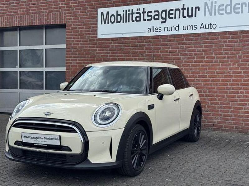 Gebraucht Mini Cooper 100 PS (73 kW) 2021 Weiss Kleinwagen