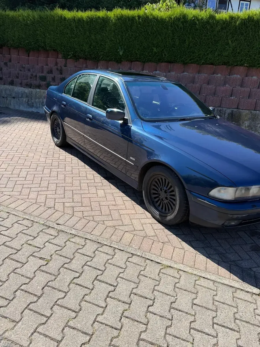Gebraucht BMW 528 193 PS (141 kW) 1999 Blau Limousine