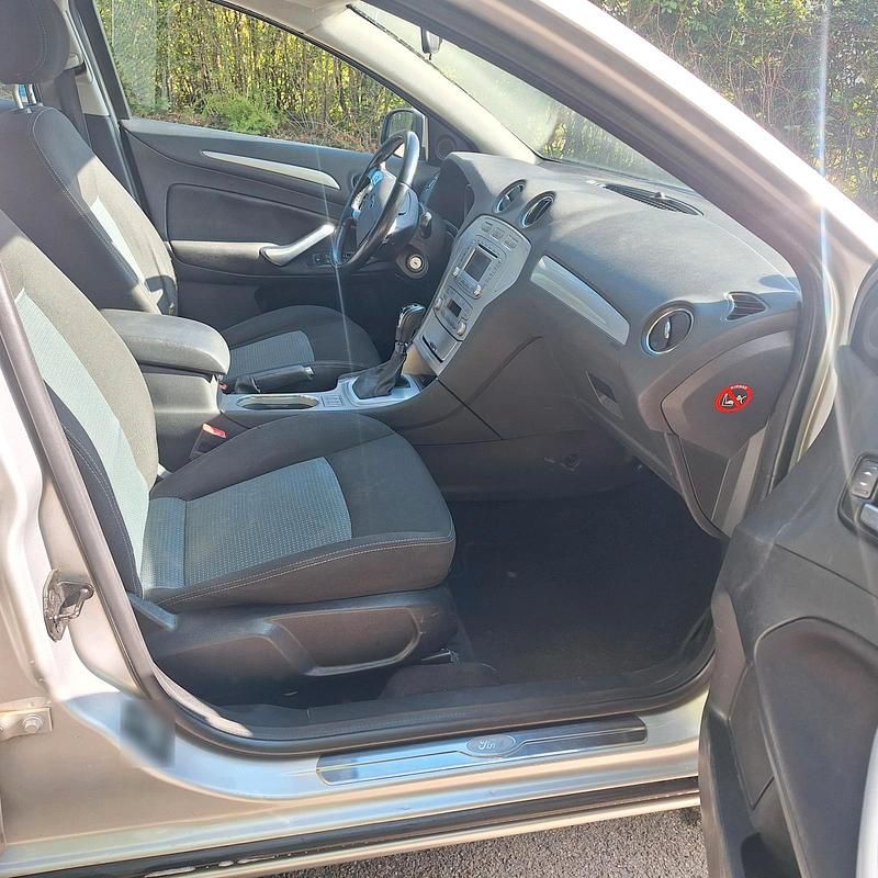 Gebraucht Ford Mondeo Trend 140 PS (102 kW) 2009 Grau Kombi