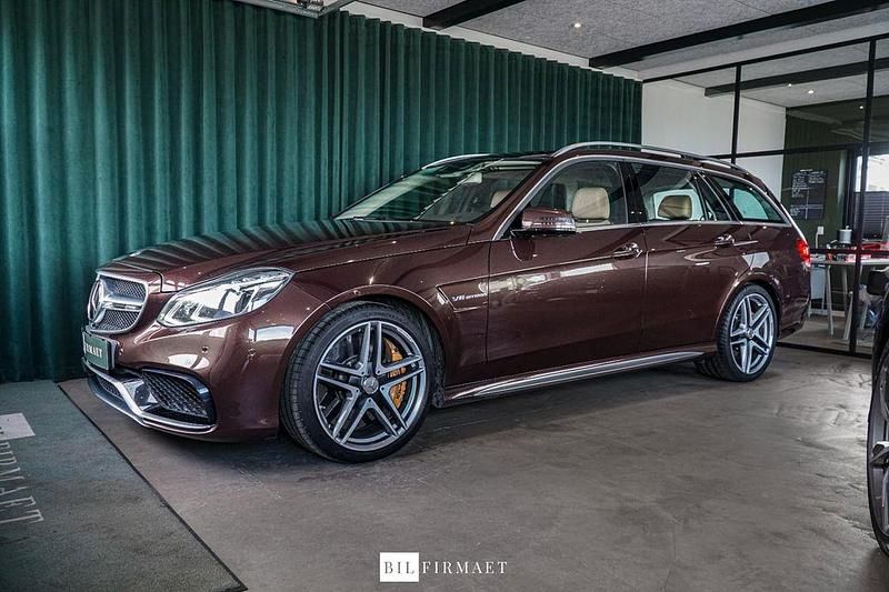 Braun Gebraucht 2015 Mercedes E63S AMG AMG Limousine | 47.999 € (Fairer Preis) - Bild 1/4