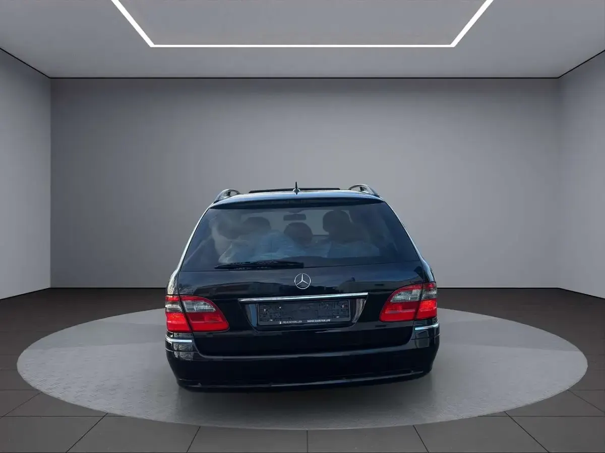 Gebraucht Mercedes E220 Avantgarde 170 PS (125 kW) 2009 Obsidianschwarz  metalliclack Kombi