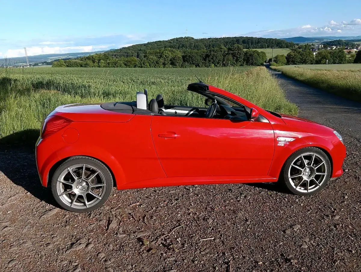 Gebraucht Opel Tigra Edition 125 PS (91 kW) 2007 Rot Cabrio