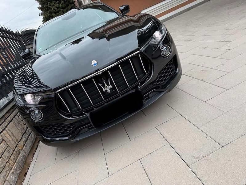 Gebraucht Maserati Levante 275 PS (202 kW) 2016 Schwarz SUV
