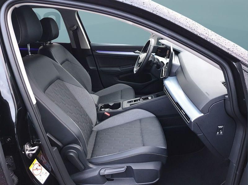 Gebraucht VW Golf VIII 150 PS (110 kW) 2025 Schwarz Kleinwagen