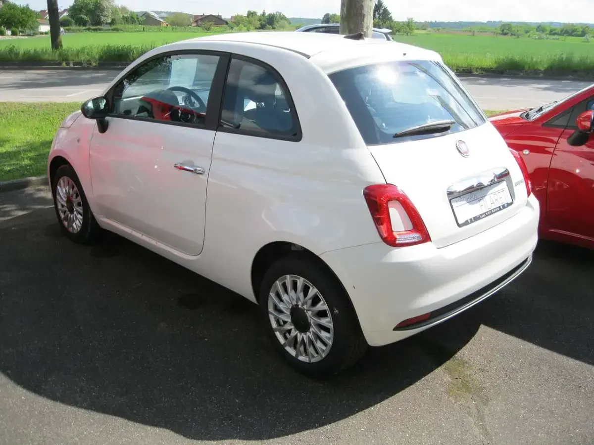 Gebraucht Fiat 500 Basis 69 PS (50 kW) 2023 Gelato weiß Kleinwagen