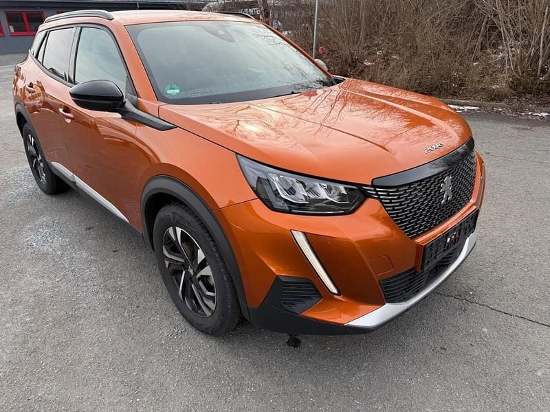 Second-hand Peugeot 2008 100 CP (73 kW) 2023 Portocaliu SUV
