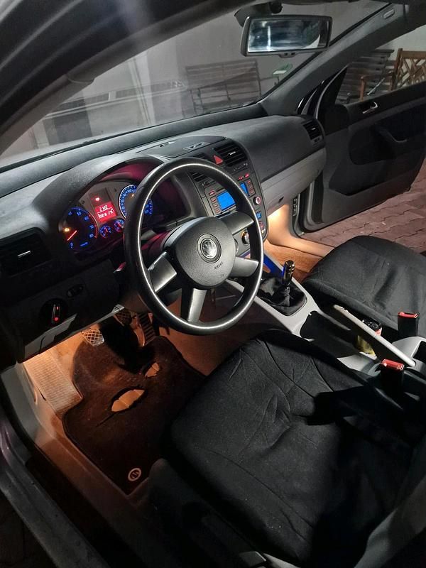 Gebraucht VW Golf V 75 PS (55 kW) 2004 Silber Kleinwagen