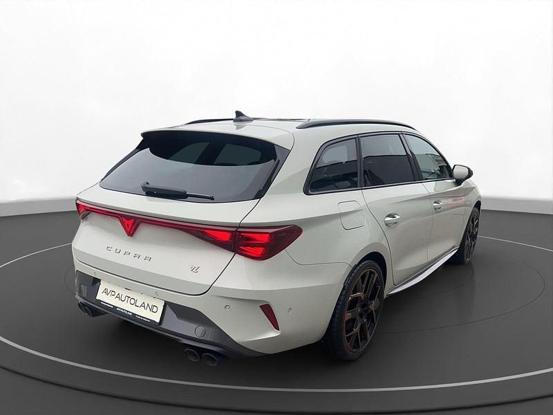Gebraucht Cupra Leon VZ 333 PS (244 kW) 2025 Taiga grau Limousine
