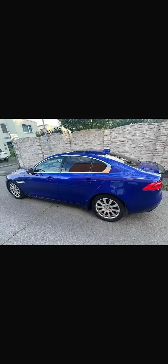 Gebraucht Jaguar XE Prestige 179 PS (131 kW) 2018 Blau Limousine