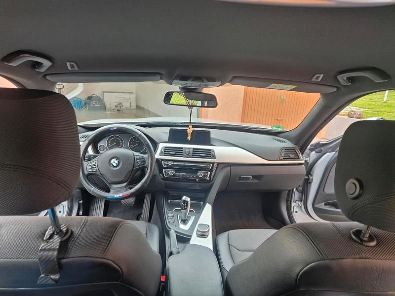 Silber Gebraucht 2019 BMW 320 Gran Turismo Kombi | 19.000 € (Guter Preis) - Bild 1/4