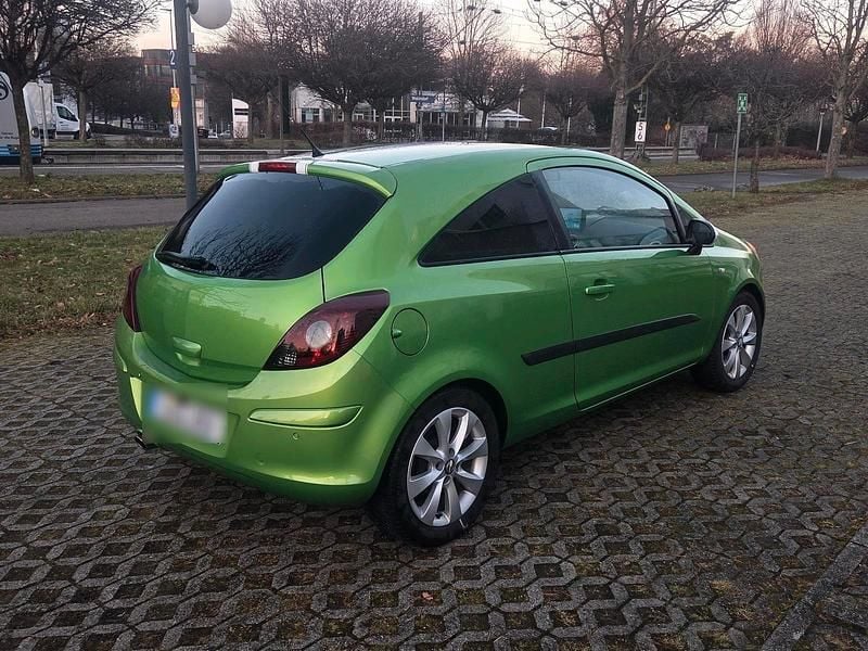 Gebraucht Opel Corsa 101 PS (74 kW) 2011 Andere farben Kleinwagen