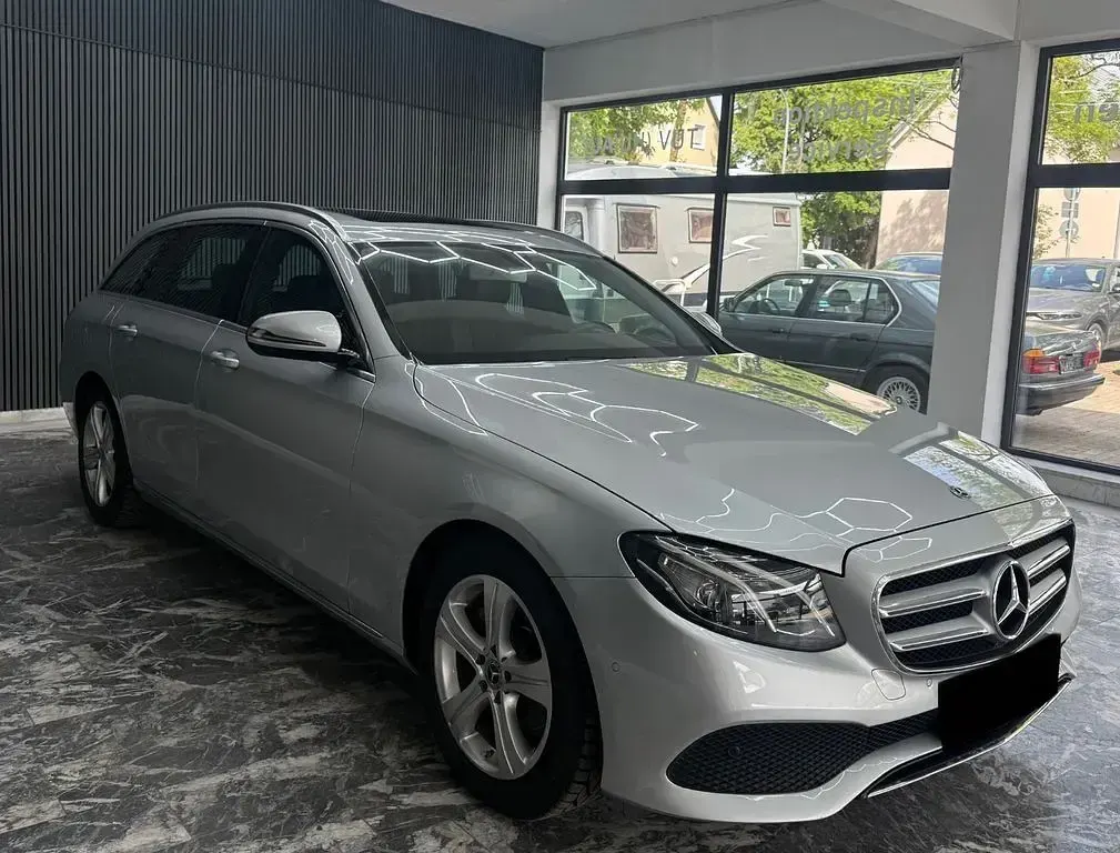 Gebraucht Mercedes E220 194 PS (142 kW) 2018 Silber Kombi