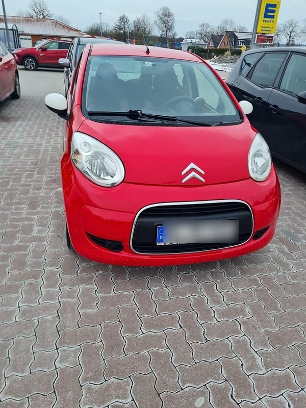 Gebraucht Citroën C1 SELECTION 68 PS (50 kW) 2011 Rot Kleinwagen