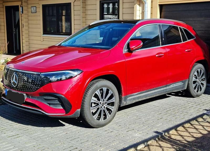 Gebraucht Mercedes EQA300 Style 167 kW (228 PS) 2023 Rot SUV