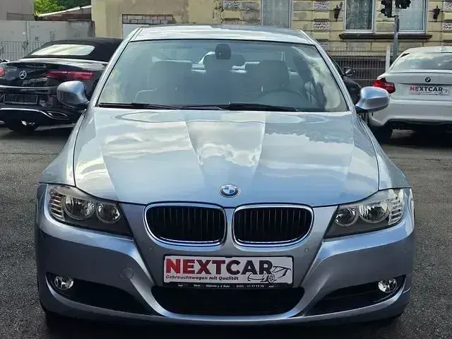 Gebraucht BMW 320 Comfort Edition 170 PS (125 kW) 2009 Blau Limousine