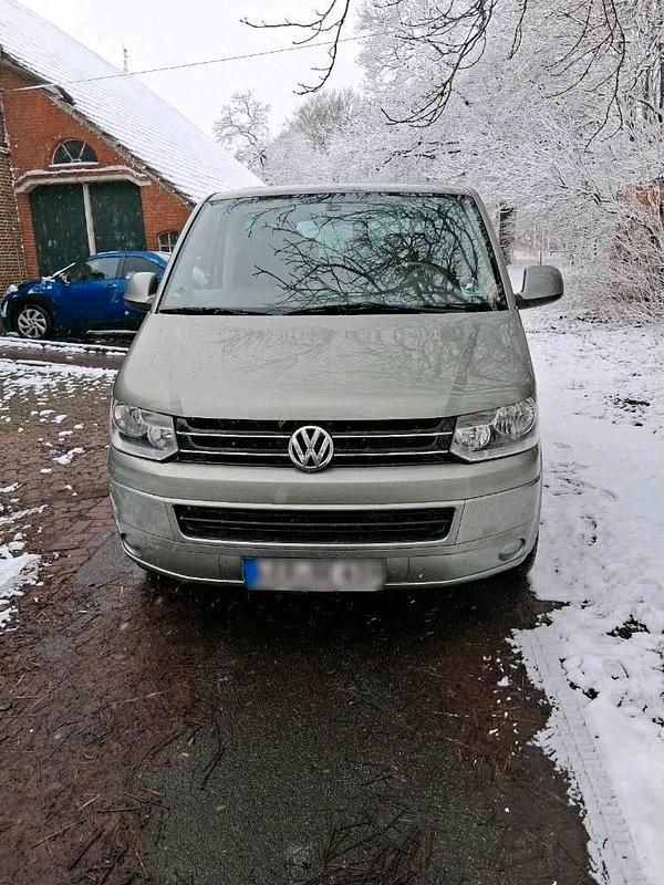 Gebraucht VW Multivan 150 PS (110 kW) 2010 Grün Van / Kleinbus