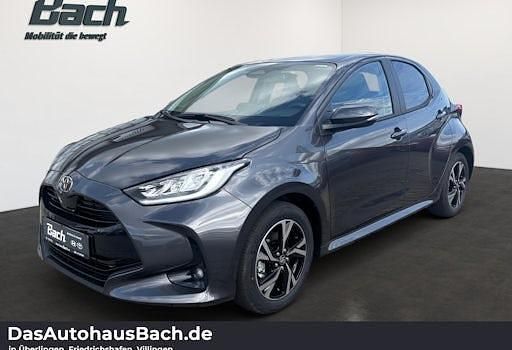 Neu Toyota Yaris Hybrid 116 PS (85 kW) 2025 Grau Limousine