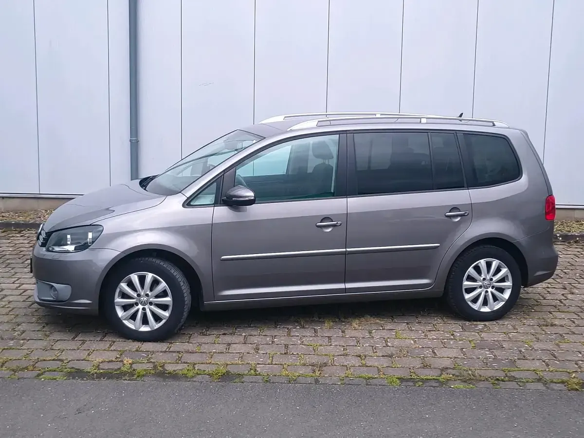 Gebraucht VW Touran Highline 105 PS (77 kW) 2010 Grau Van / Kleinbus