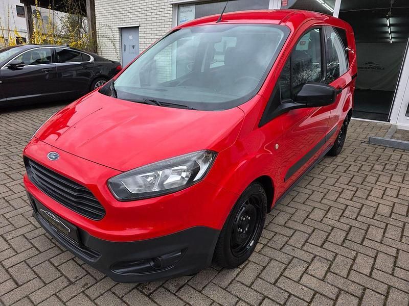 Gebraucht Ford Transit Basis 95 PS (69 kW) 2017 Rot Van / Kleinbus