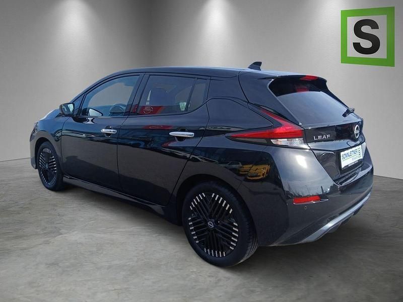 Gebraucht Nissan Leaf Tekna 110 kW (150 PS) 2023 Schwarz Kleinwagen