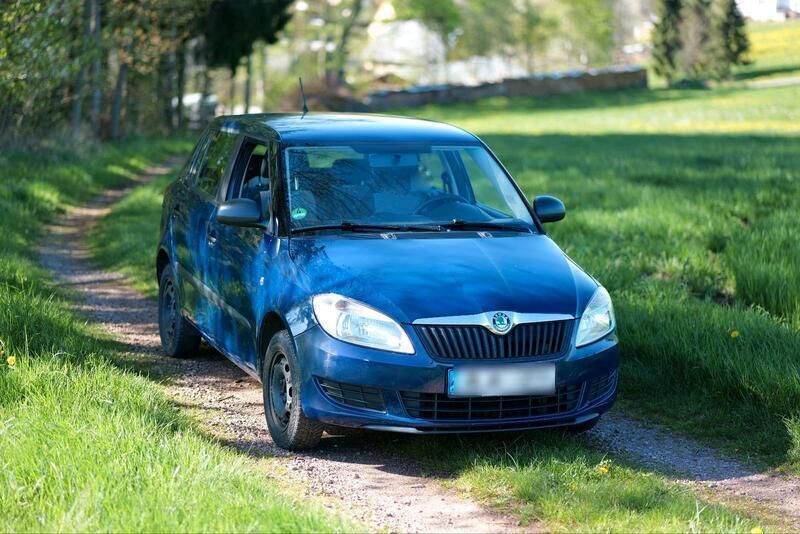 Blau Gebraucht 2012 Skoda Fabia Kleinwagen | 4.100 € (Guter Preis) - Bild 1/4