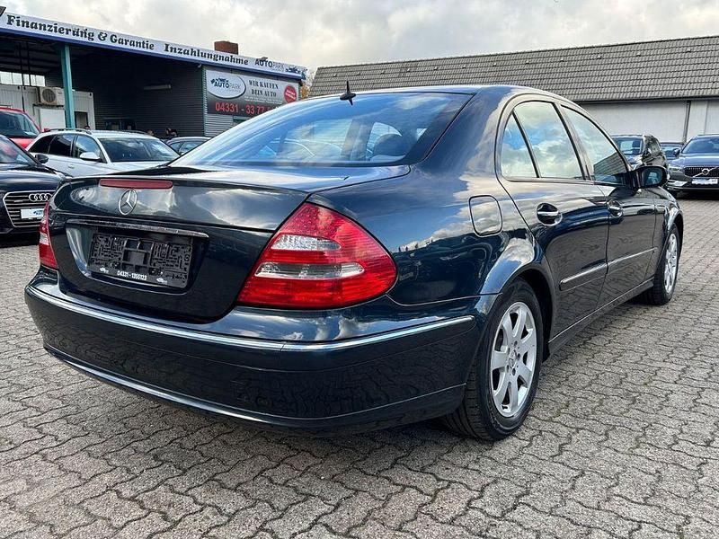 Gebraucht Mercedes E280 Avantgarde 177 PS (130 kW) 2005 Schwarz Limousine