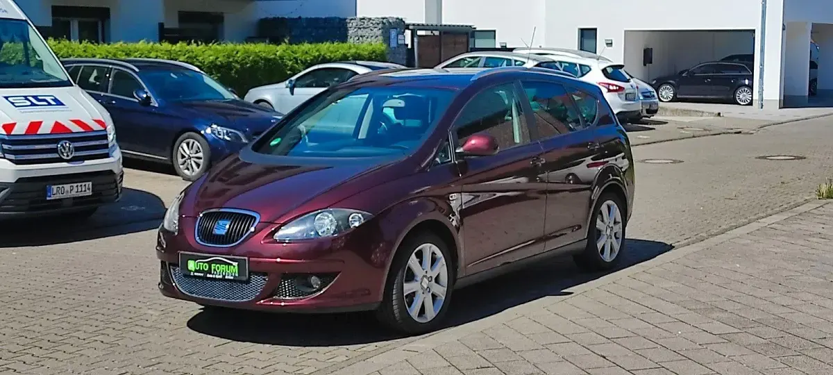 Gebraucht Seat Altea XL Comfort 102 PS (75 kW) 2008 Rot Van / Kleinbus