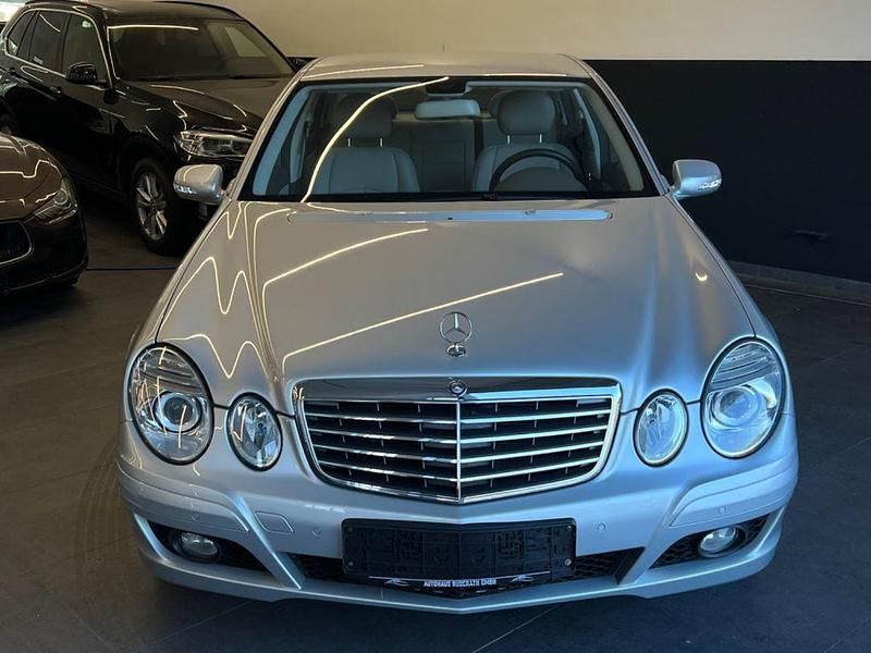 Gebraucht Mercedes E200 184 PS (135 kW) 2006 Silber Limousine