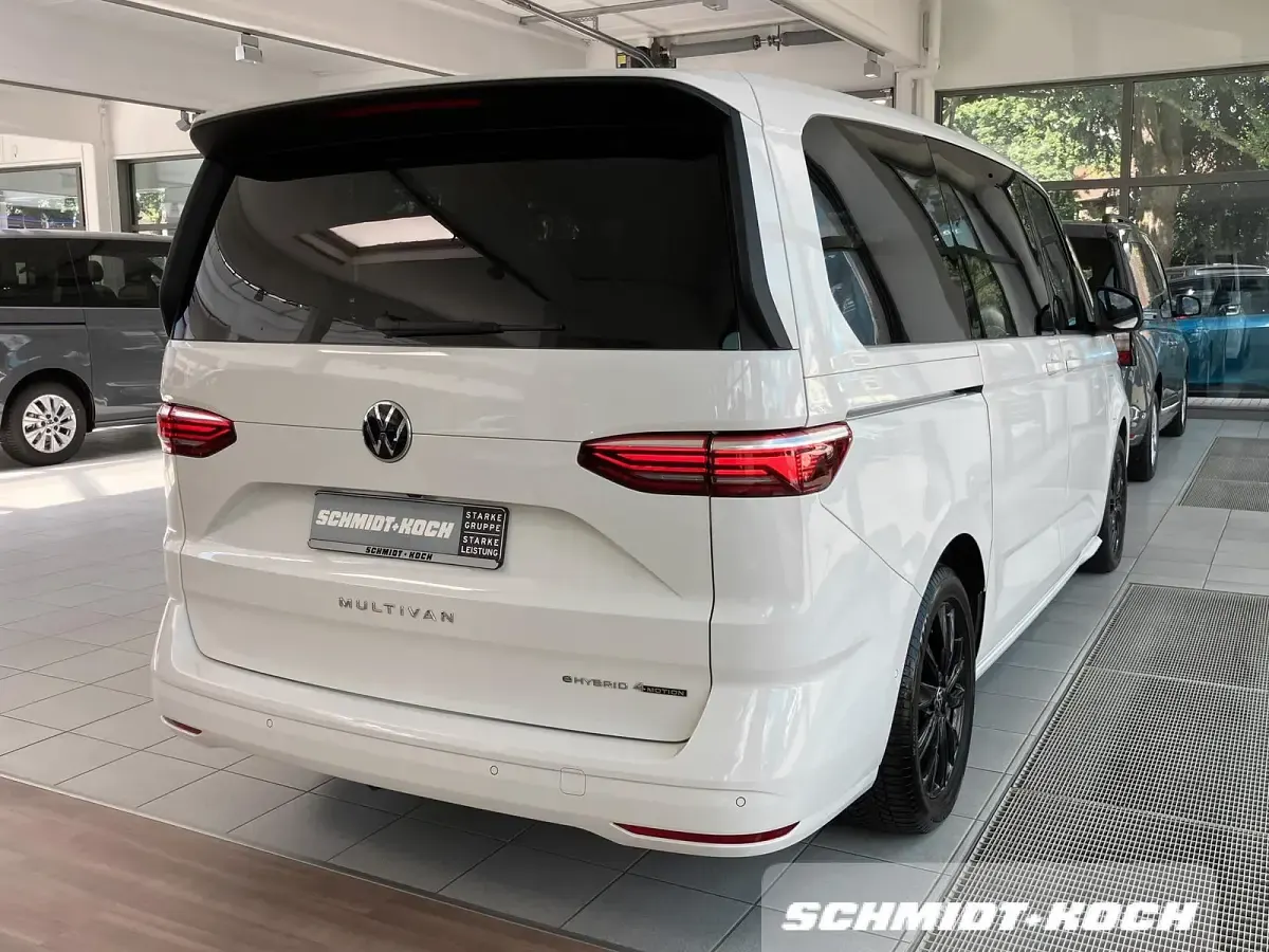 Gebraucht VW Multivan Goal 245 PS (180 kW) 2025 Candyweiß (weiß) Van / Kleinbus