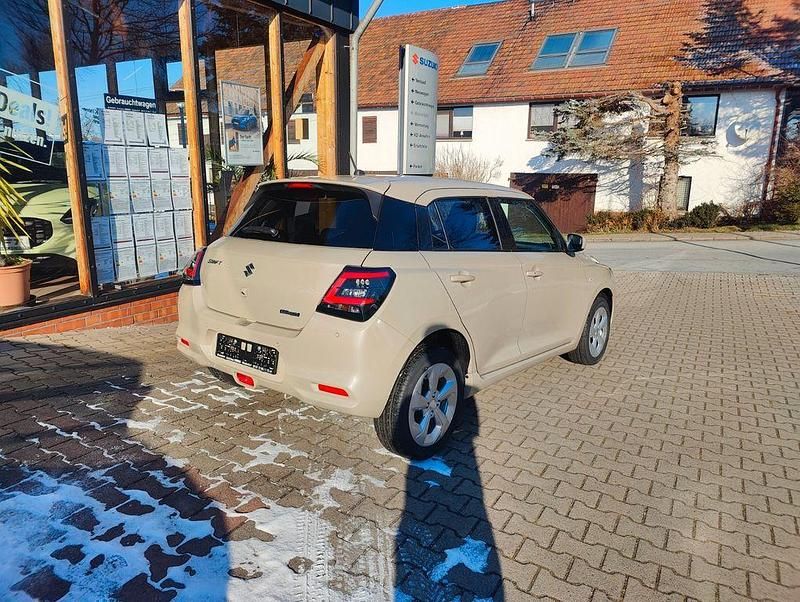 Neu Suzuki Swift Comfort 83 PS (61 kW) 2026 Beige Kleinwagen
