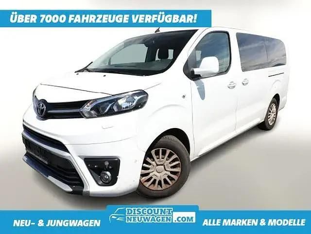 Weiß Gebraucht 2019 Toyota Proace Verso Kombi | 24.220 € (Etwas zu teuer) - Bild 1/4